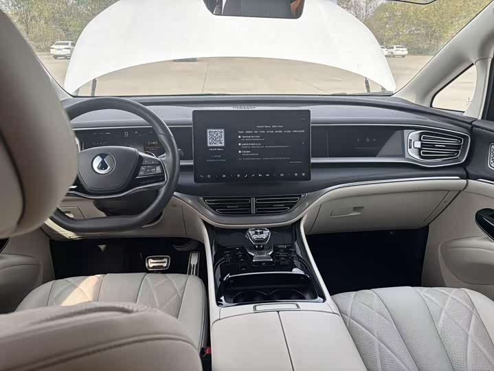 Denza D9 2025 2025款 DM-i 智驾版 1020 四驱旗舰型