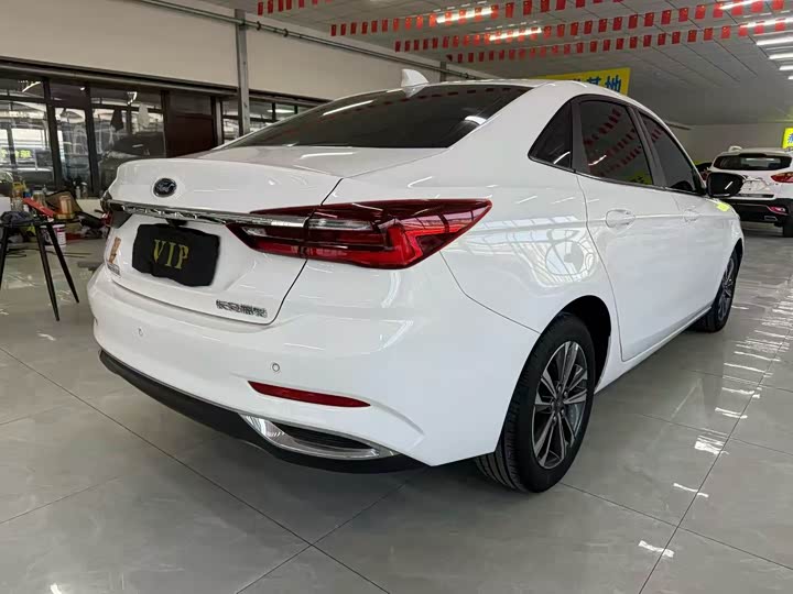 Ford Escort 2021 2021款 1.5L 自动钻石版