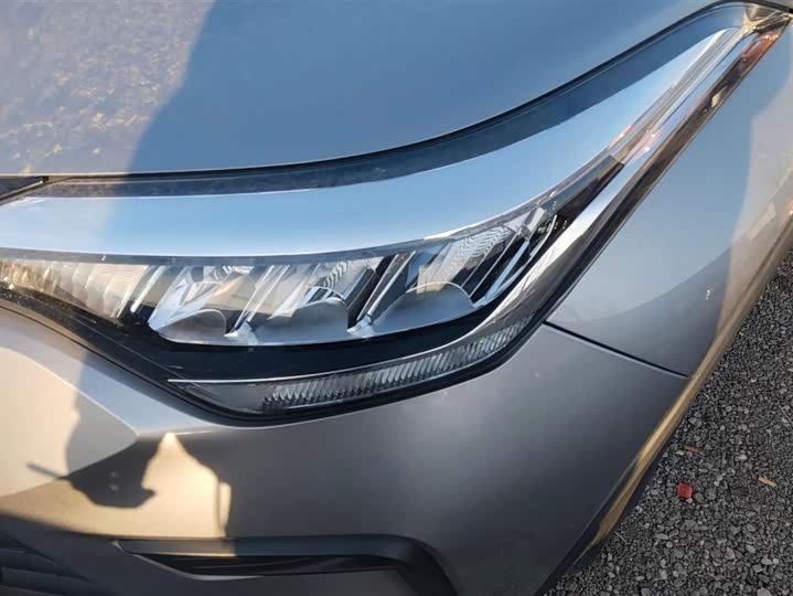 Toyota Izoa 2021 2021款 双擎 2.0L 奕享版