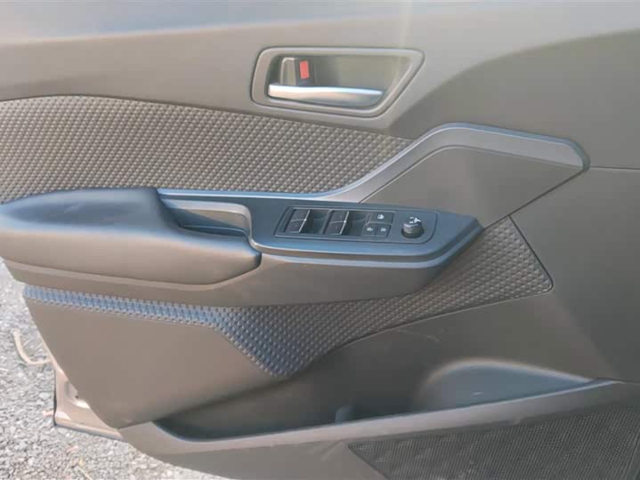 Toyota Izoa 2021 2021款 双擎 2.0L 奕享版