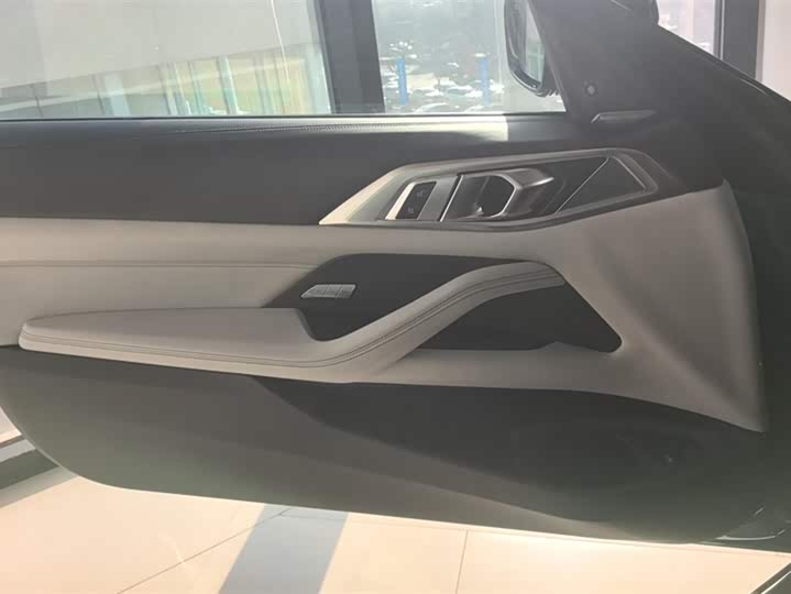 BMW M4 2024 2024款 M4双门轿跑车 雷霆版