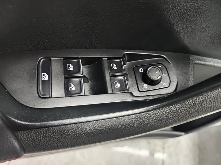 Skoda Karoq 2022 2022款 TSI280 奢享版