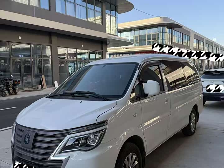 Dongfeng Forthing Lingzhi M5 EV 2022 2022款 普通版 豪华型 7座