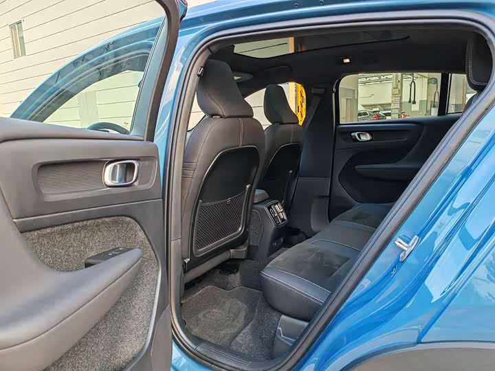 Volvo C40 2024 2024款 四驱高性能版 PRO