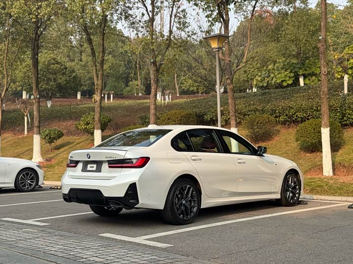 BMW 3 Series 2025 2025款 330Li 尊享型 M运动曜夜套装