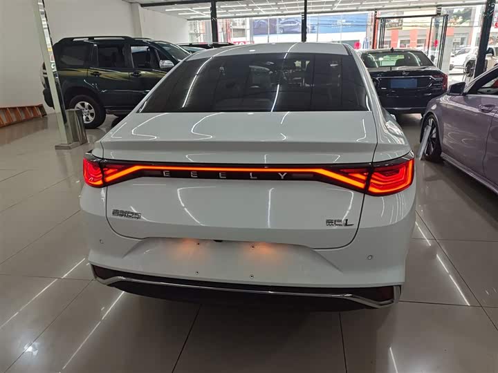 Geely Emgrand L 2022 2022款 1.4T CVT旗舰型