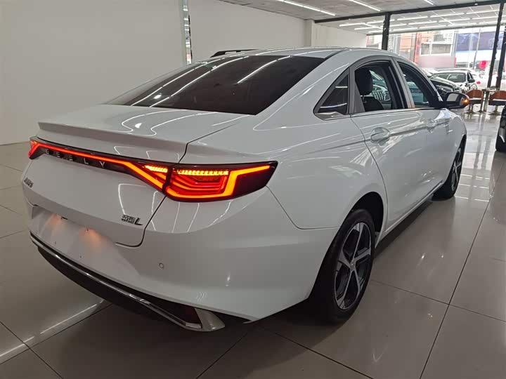 Geely Emgrand L 2022 2022款 1.4T CVT旗舰型