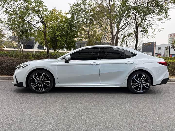 Toyota Camry 2026 2026款 双擎 2.0HS 运动版