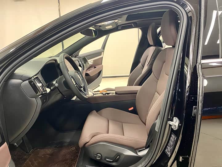 Volvo S90 2026 2026款 B5 智远豪华版