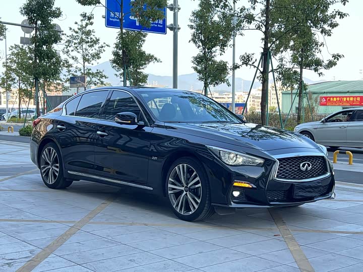 Infiniti Q50L 2021 2021款 2.0T 进享运动版