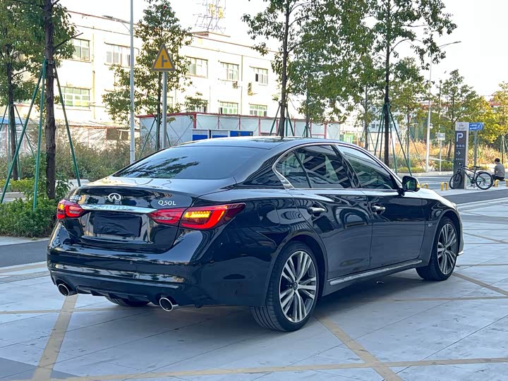 Infiniti Q50L 2021 2021款 2.0T 进享运动版
