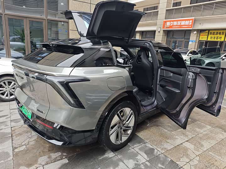 HiPhi Y 2023 2023款 560km 先锋版