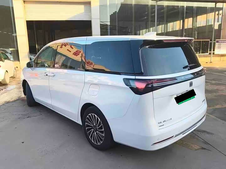 Buick GL8 Hybrid 2025 2025款 陆尚 尊享版 7座