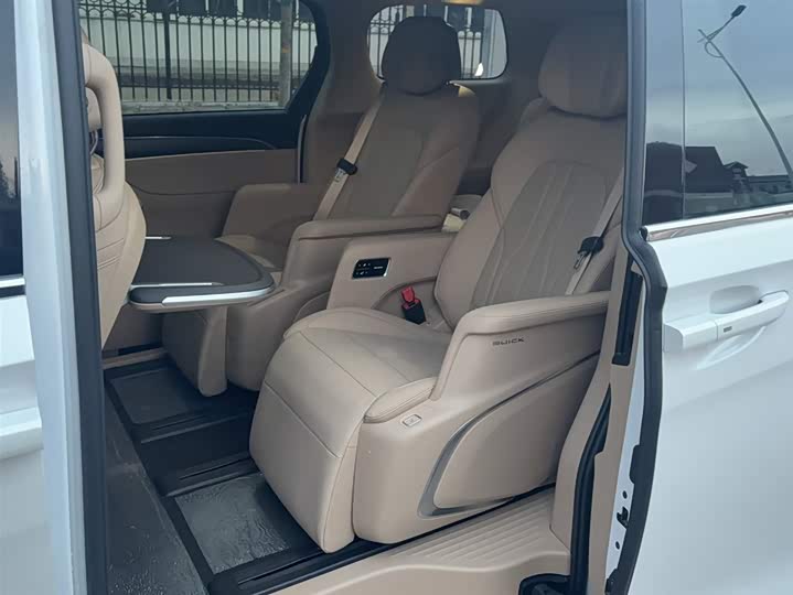 Buick GL8 Hybrid 2025 2025款 陆尚 尊享版 7座