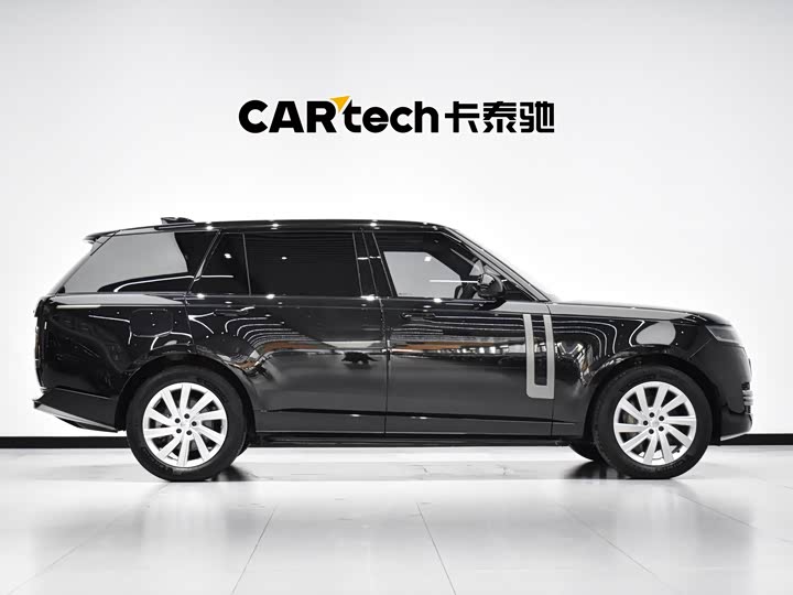 Land Rover Range Rover 2025 2025款 3.0 L6 400PS 盛世加长版