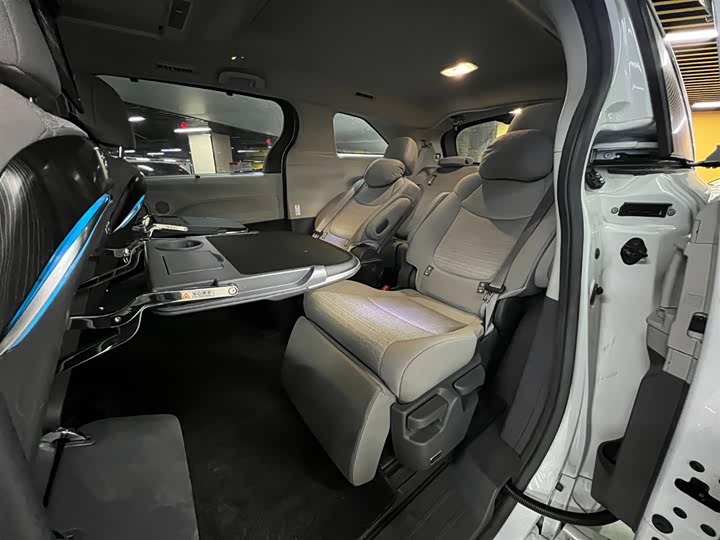 Toyota Sienna 2024 2024款 2.5L混动 舒适版