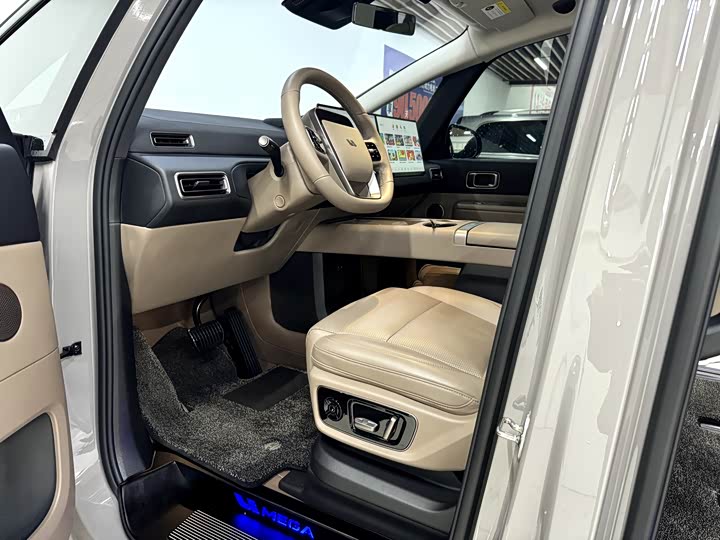 LiXiang Mega 2025 2025款 Ultra 智能焕新版