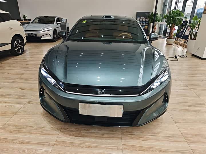 BYD Han L 2025 2025款 DM-p 四驱激光雷达旗舰型