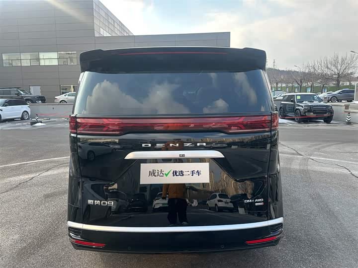 Denza D9 2025 2025款 DM-i 智驾版 1020 四驱旗舰型