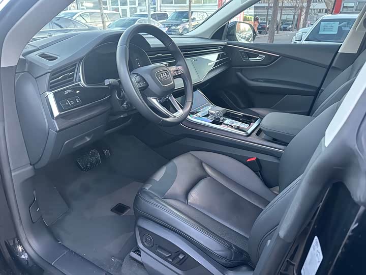 Audi Q8 2023 2023款 55 TFSI 豪华动感型