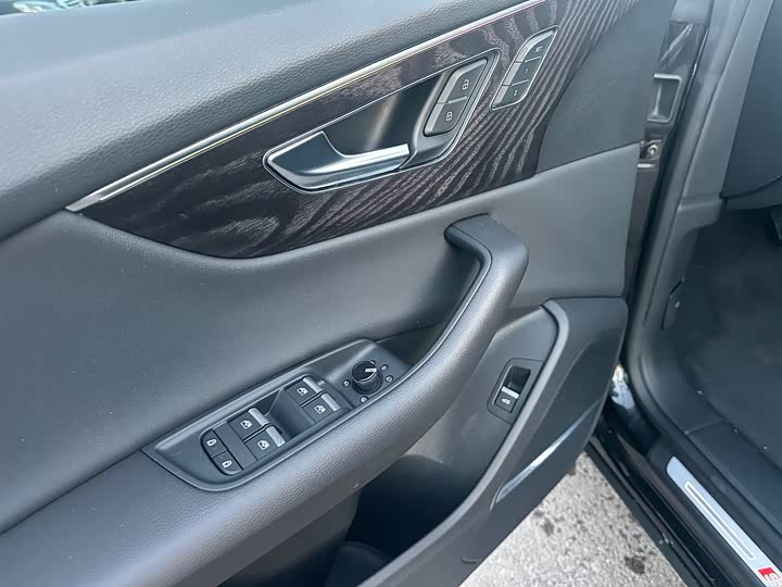 Audi Q8 2023 2023款 55 TFSI 豪华动感型