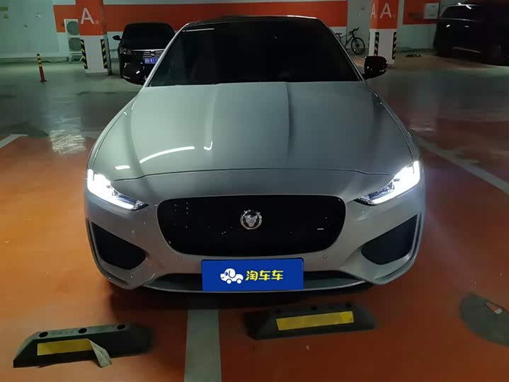 2025 Jaguar XE L