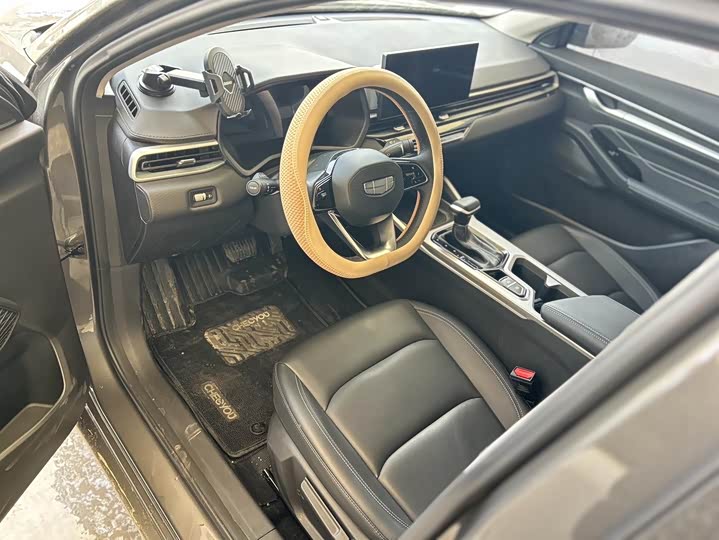 Geely Emgrand 2025 2025款 第4代 1.5L CVT尊贵型