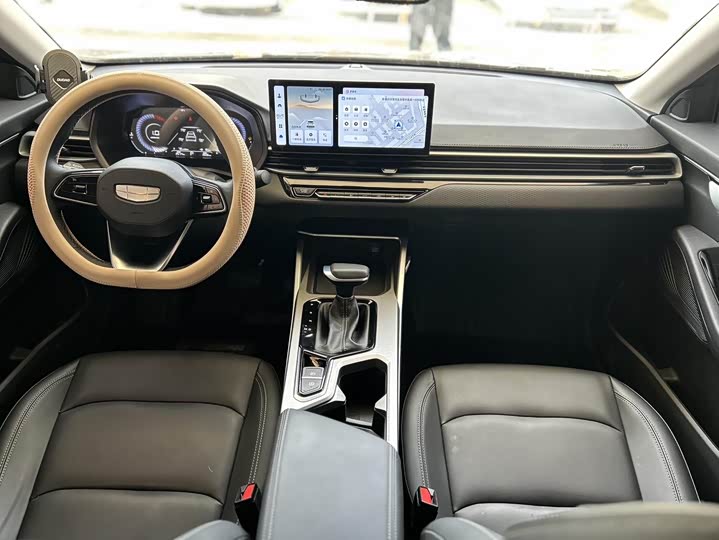 Geely Emgrand 2025 2025款 第4代 1.5L CVT尊贵型