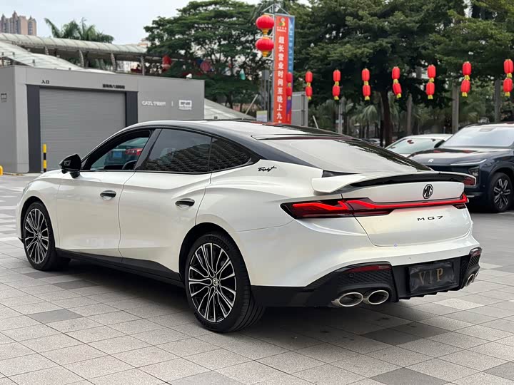MG Motor 7 2025 2025款 1.5T 300 DCT优雅版