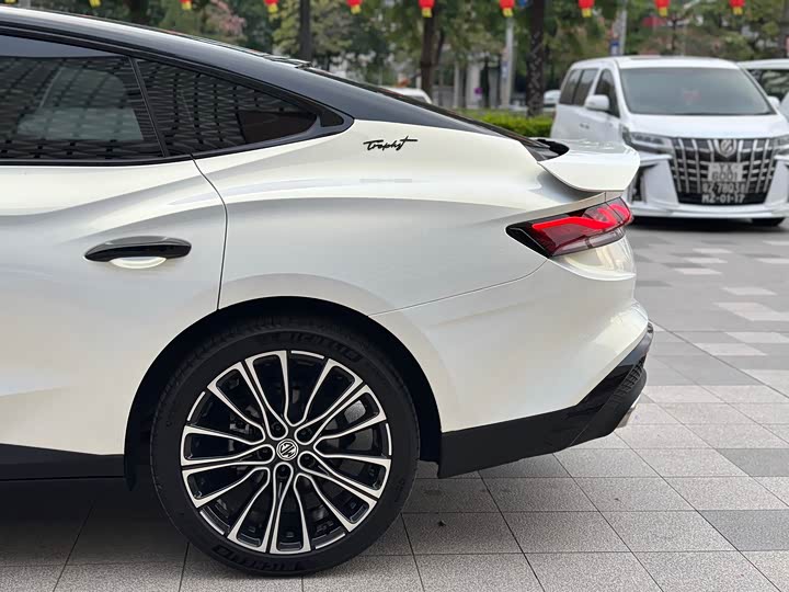 MG Motor 7 2025 2025款 1.5T 300 DCT优雅版