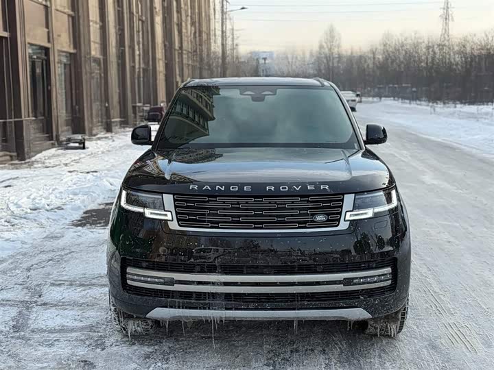 Land Rover Range Rover 2025 2025款 3.0 L6 400PS 盛世加长版