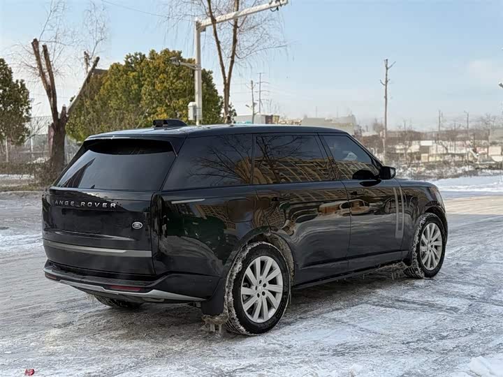 Land Rover Range Rover 2025 2025款 3.0 L6 400PS 盛世加长版