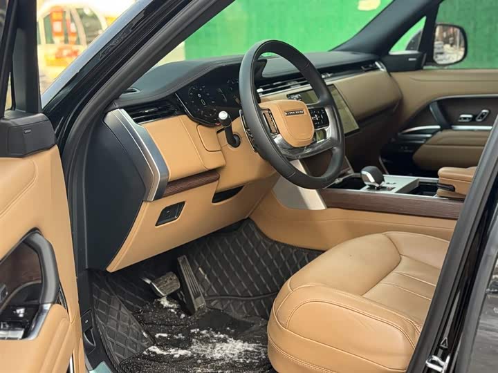 Land Rover Range Rover 2025 2025款 3.0 L6 400PS 盛世加长版
