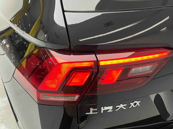 Volkswagen Tiguan L Pro 2025 2025款 出众款 330TSI 自动两驱R-Line龙耀版