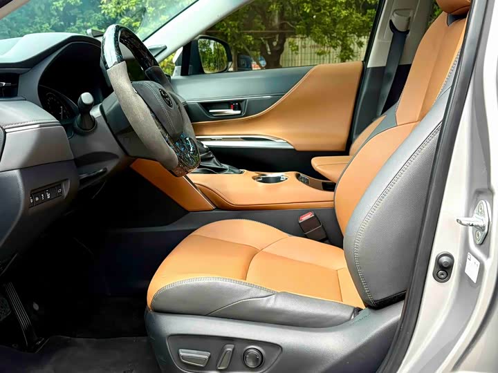 Toyota Venza 2023 2023款 2.0L CVT两驱尊贵版