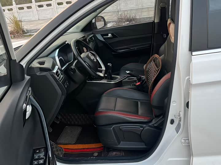 Dongfeng Forthing T5 2021 2021款 1.6L 手动尊享型