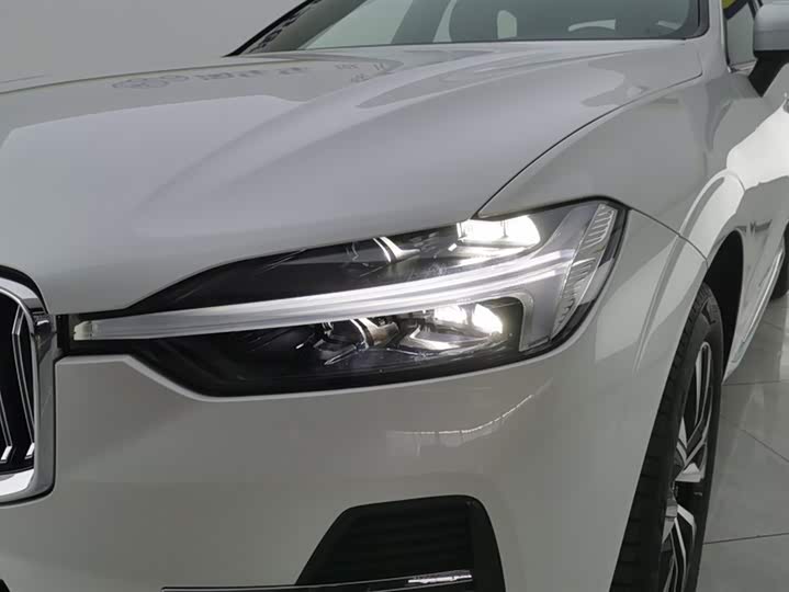 Volvo XC60 2025 2025款 B5 四驱智远豪华版