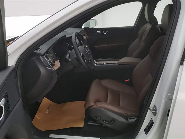 Volvo XC60 2025 2025款 B5 四驱智远豪华版