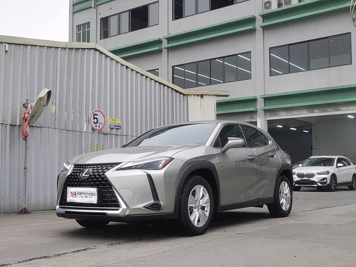 Lexus UX 2022 2022款 260h 探·趣版