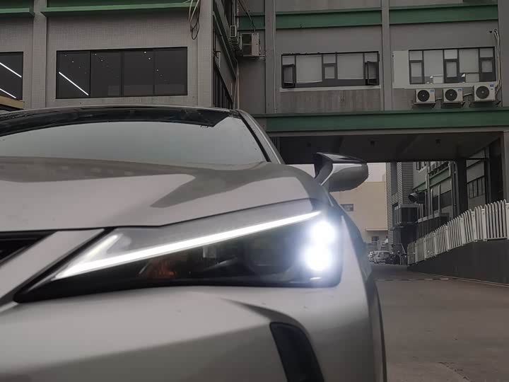 Lexus UX 2022 2022款 260h 探·趣版