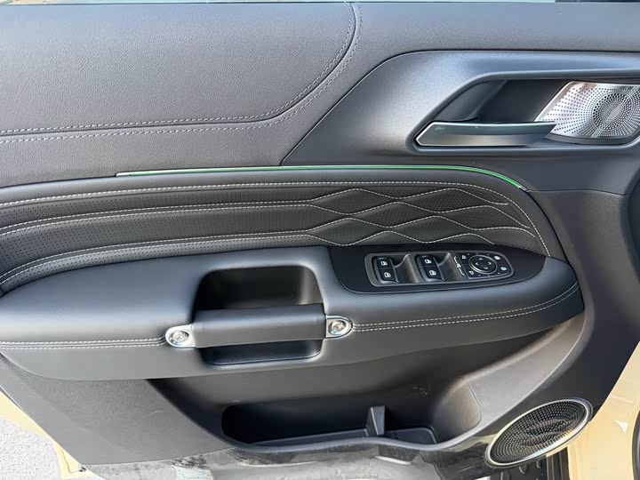 Tank 300 Hybrid 2025 2025款 Hi4-T 37.1kWh