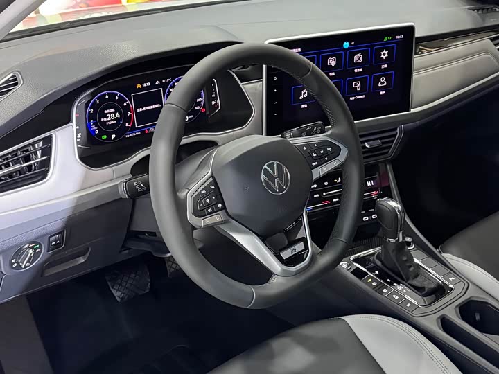 Volkswagen Bora 2025 2025款 300TSI DSG尊行版