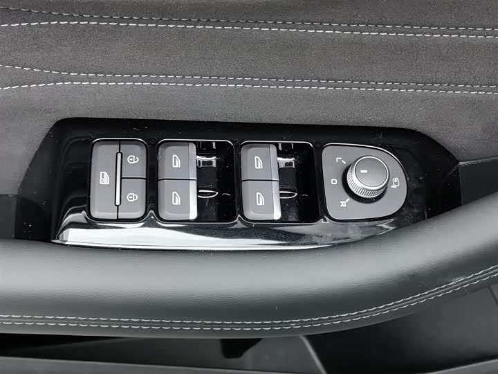 Geely Monjaro 2025 2025款 东方曜 2.0TD 自动揽星版