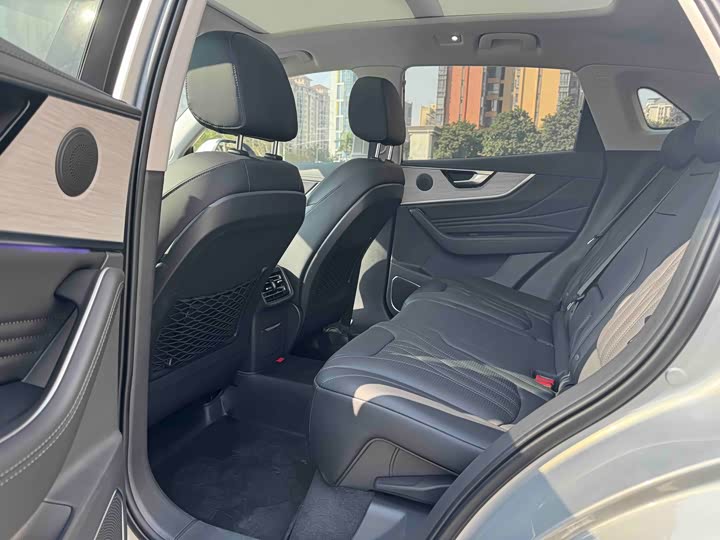 Hongqi HS5 2025 2025款 2.0T 两驱旗享Pro版