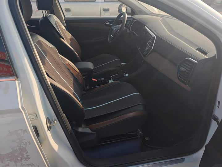 Jetta VS7 2024 2024款 280TSI 自动旗舰版