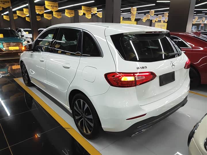 Mercedes-Benz B-Class 2021 2021款 B 180 时尚型