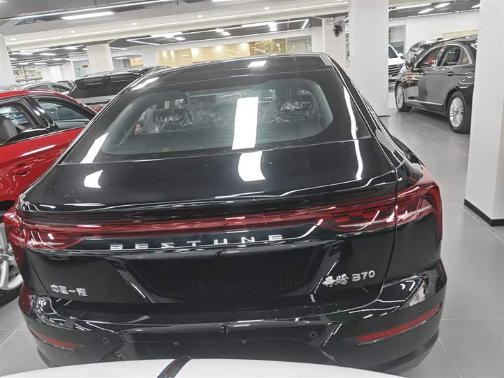 Bestune B70 2025 2025款 龙耀版 1.5T 欢享型