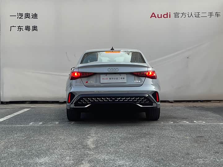 Audi A3 2025 2025款 A3L Limousine 35TFSI 飞驰尊享型