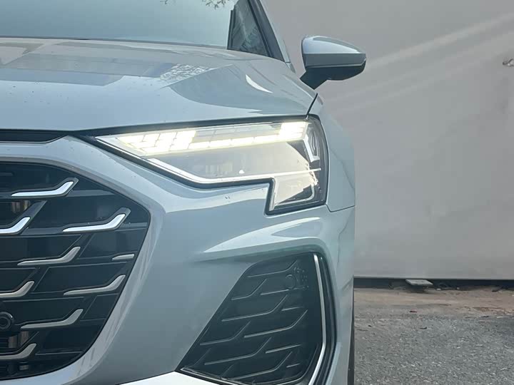 Audi A3 2025 2025款 A3L Limousine 35TFSI 飞驰尊享型