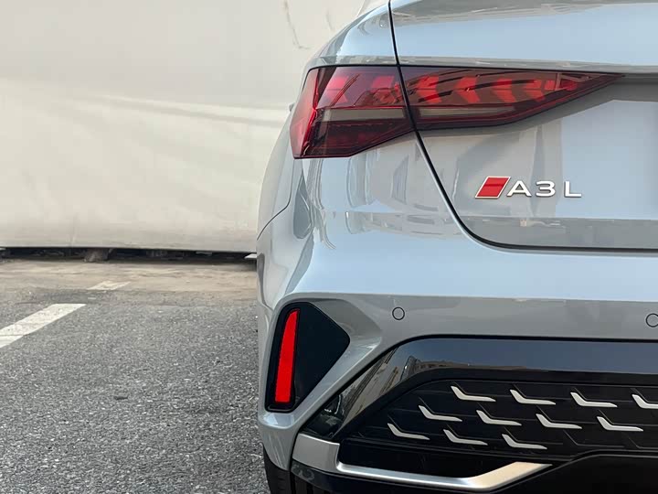 Audi A3 2025 2025款 A3L Limousine 35TFSI 飞驰尊享型